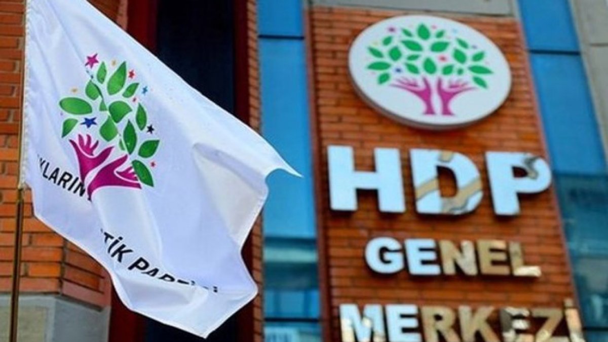 Yardım kampanyası yürüten 4 HDP’li tutuklandı Kaynak: Yardım kampanyası yürüten 4 HDP’li tutuklandı