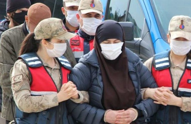 Sınırda yakalanan Rus kadın kırmızı bültenle aranıyormuş